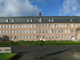 Ehemaliges Jesuitenkolleg jetzt Eichsfeldmuseum (Foto: Karl-Franz Thiede)